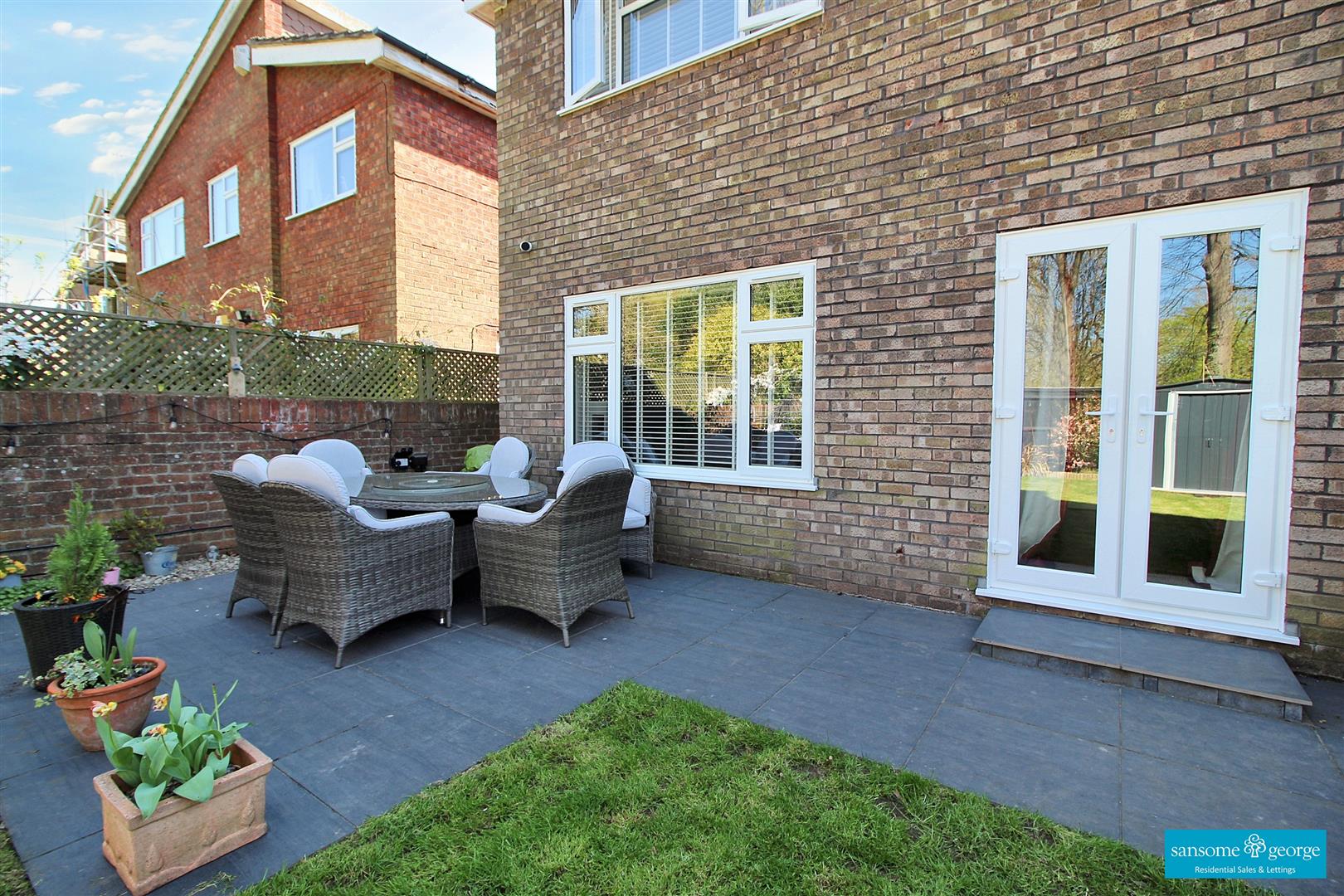 Larissa Close, Tilehurst, Reading